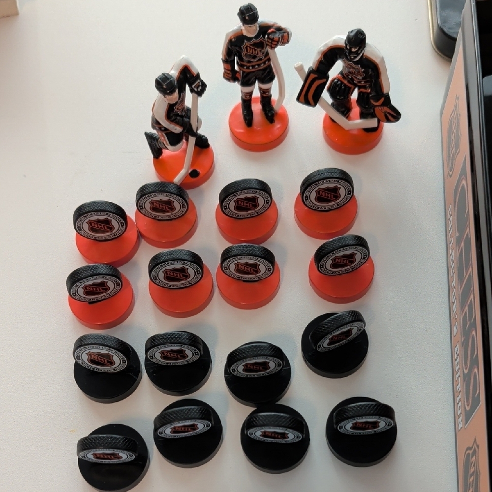 NHL Collector's Edition Chess Set - Black and Orange - Picture 3 of 5